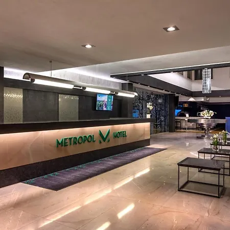 فندق Metropol 3*